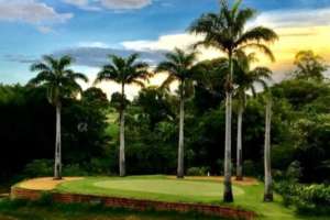 Campo de Golfe do Sapezal Golf Club, perto do Campinas