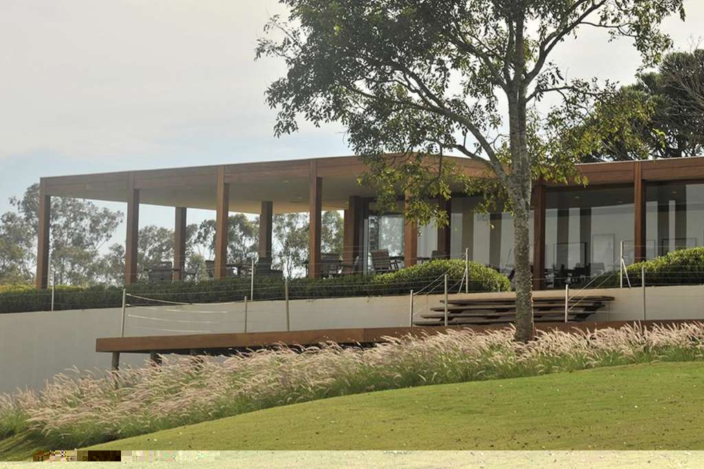 Clubhouse do Randall Thompson Campo do Golfe do Boa Vista Golf Club.