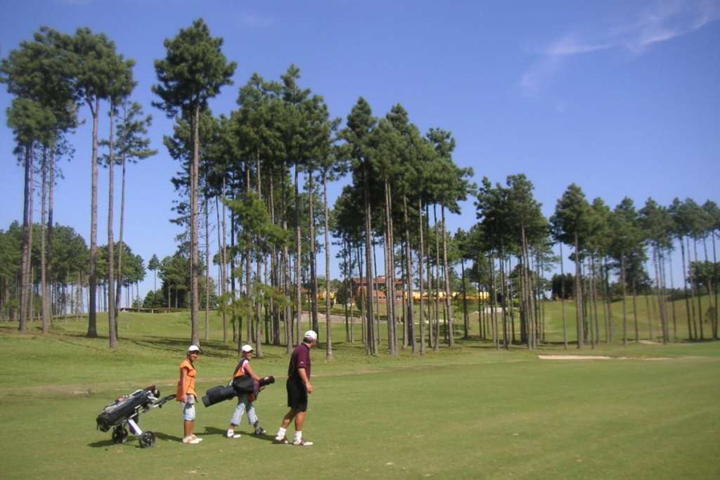 Campo de Golfe de Riacho Grande Golf Club, antigo Golden Lake.