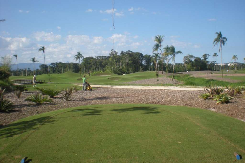 Lady tee no Campo de Golfe doRiviera de Sao Lourenco Golf Club.