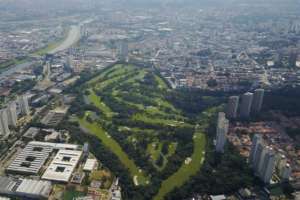 Visão aérea do campo de golfe do São Paulo Golf Club.